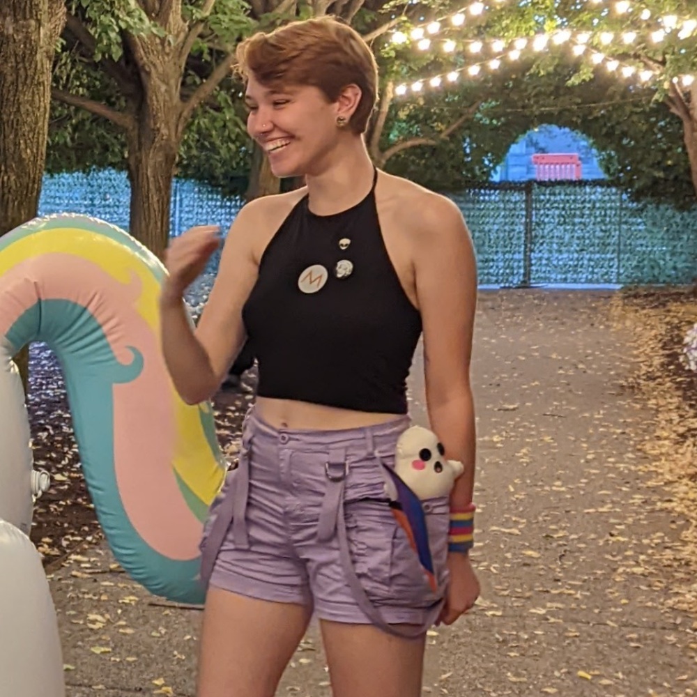 Meet your Posher, Liz